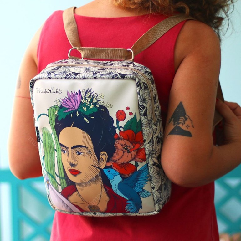 Bolsa Mochila Estampada Frida Kahlo Cacto e Flor