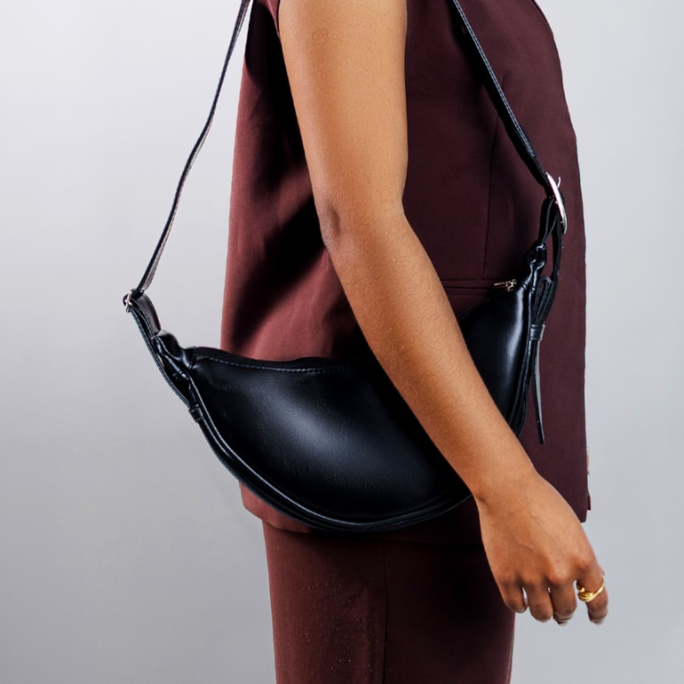 Bolsa Transversal Moon Preta