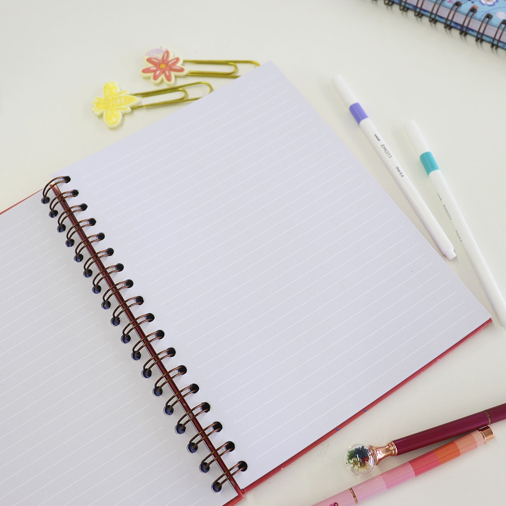 Caderno Pauta e Ponto 80 Folhas Riscadinho Vermelho