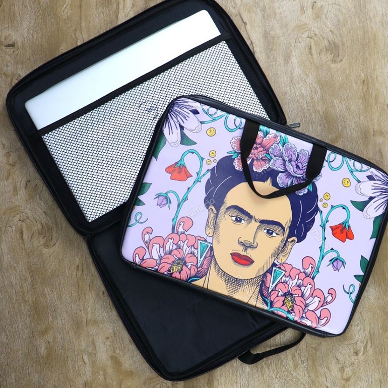 Case para Notebook 15,6" Frida Kahlo e Flores de Maracujá