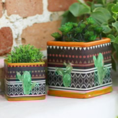 Kit de 2 Vasos Pretos Decorados Cacto Mandacaru