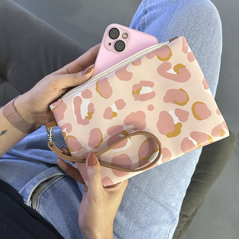 Necessaire Flat Animal Print Onça Rosa