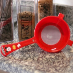 Peneira Grande com Funil Mickey Mouse