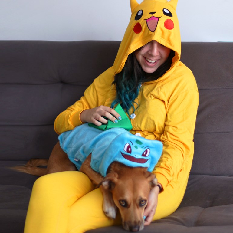 Pijama Kigurumi Fantasia Pikachu Amarelo Pokemon Adulto P