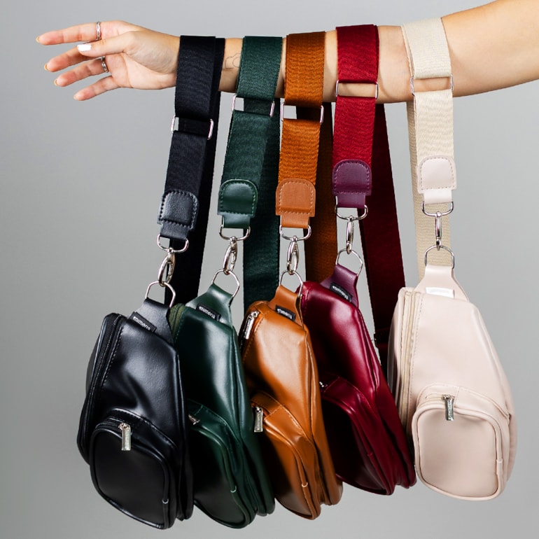 Pochete com Bolso Vermelho Cereja